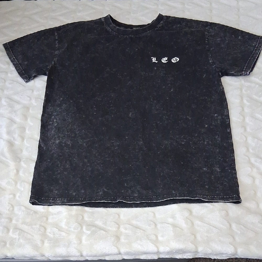Forever 21 Black Acid-Wash Tee. 🔥 Bundle Info On Last Image